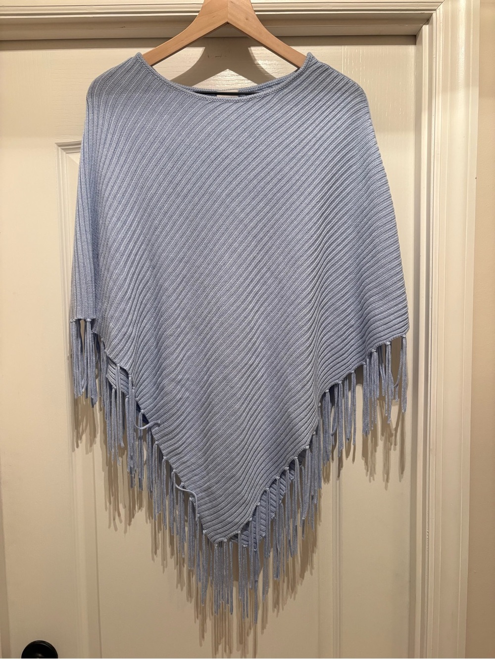 Women’s Chico's light blue ribbed knit poncho sweater with a fringe trim size OS